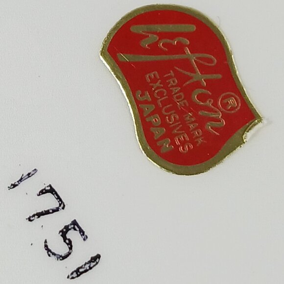 Vintage Lefton 70's Hand Painted Lidded Ceramic Holly Berry Trinket - Picture 8 of 9